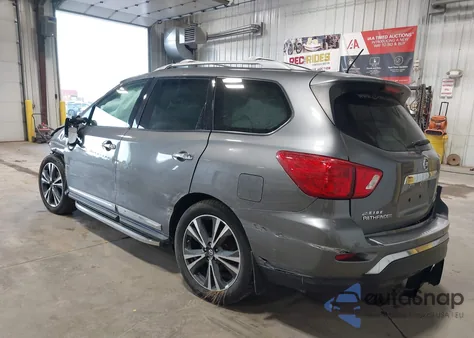 2018 Nissan Pathfinder Platinum из США, поврежденный, VIN 5N1DR2MM1JC676873